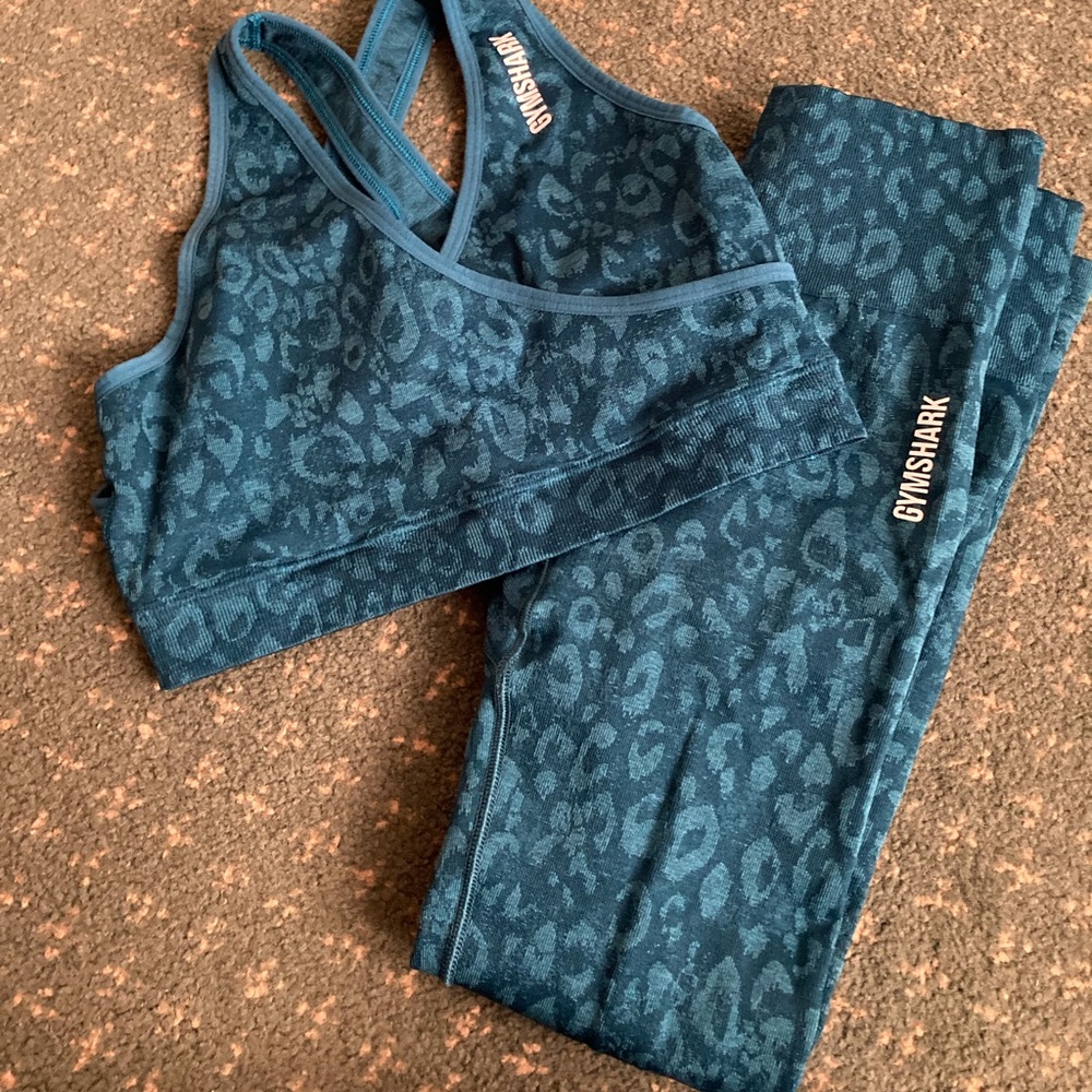 Adapt gymshark set- blue leopard print